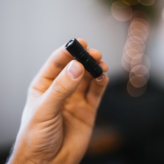 Mini lommelygte USB - vandtæt - Klik på billedet for at lukke