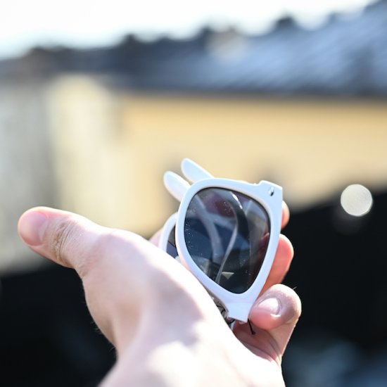 Solbriller i wayfarer-model - Klik på billedet for at lukke