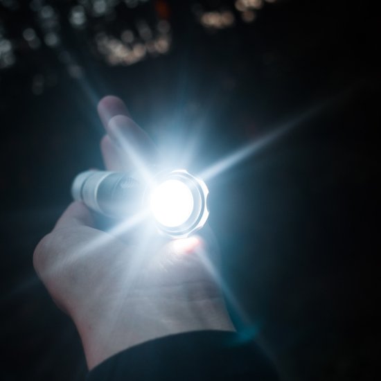 Stærk lommelygte med LED-teknologi - Klik på billedet for at lukke