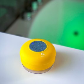 Wireless waterproof speaker