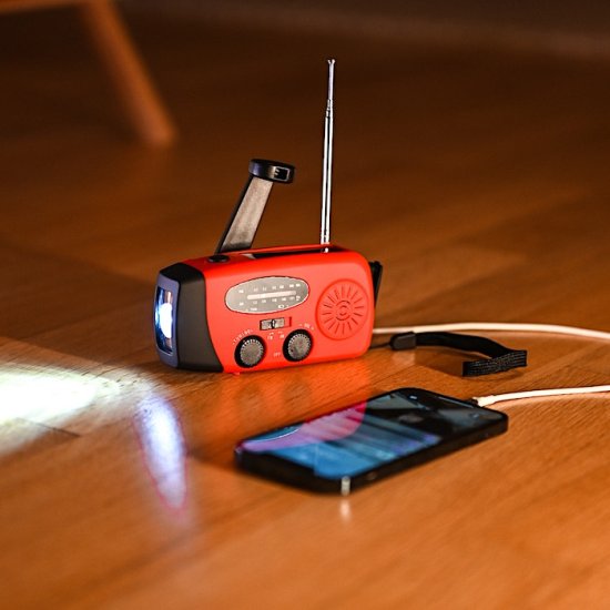 Krankradio med solceller og lommelygte - Klik på billedet for at lukke