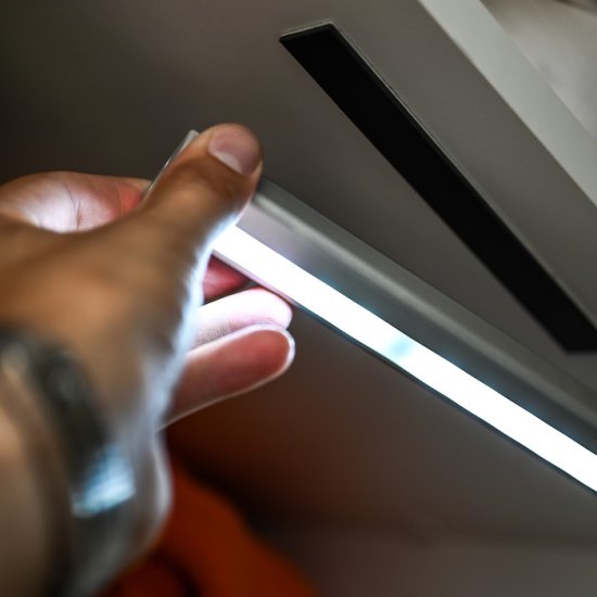 Genopladelig LED-spotlight - Klik på billedet for at lukke