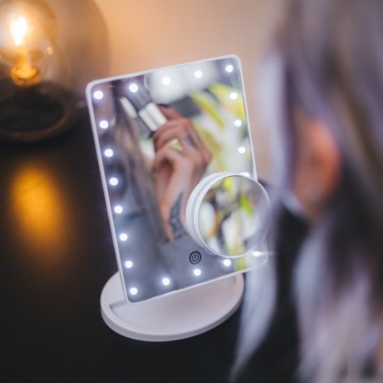 Makeup-spejl med LED-lys - Klik p&aring; billedet for at lukke