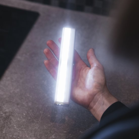Genopladelig LED-spotlight - Klik på billedet for at lukke