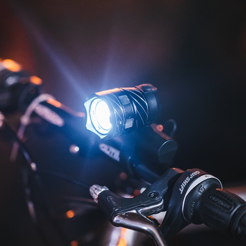 Kraftig LED cykellygte - 1000 lumen - Klik på billedet for at lukke