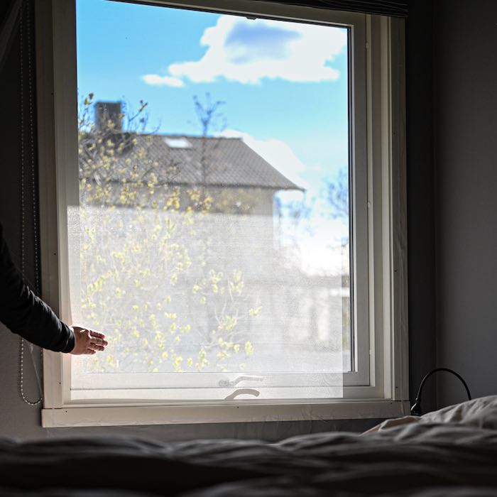 Selvklæbende myggenet til vinduer